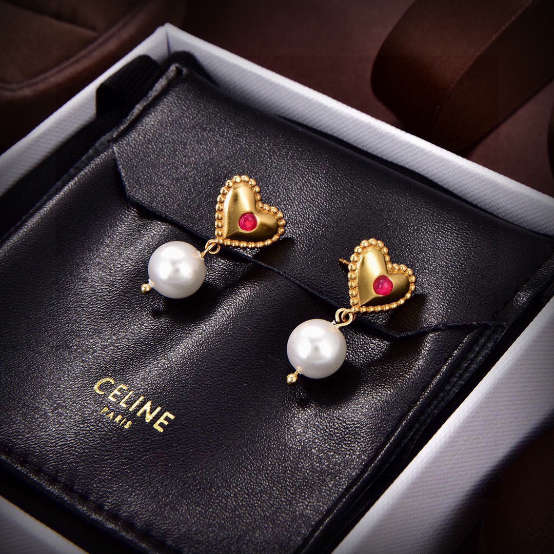 ❤️Celine 爱心珍珠耳环 PRECLOUS新品 简单时尚耳环🌟专柜一致黄铜材质电镀18k金 火爆款