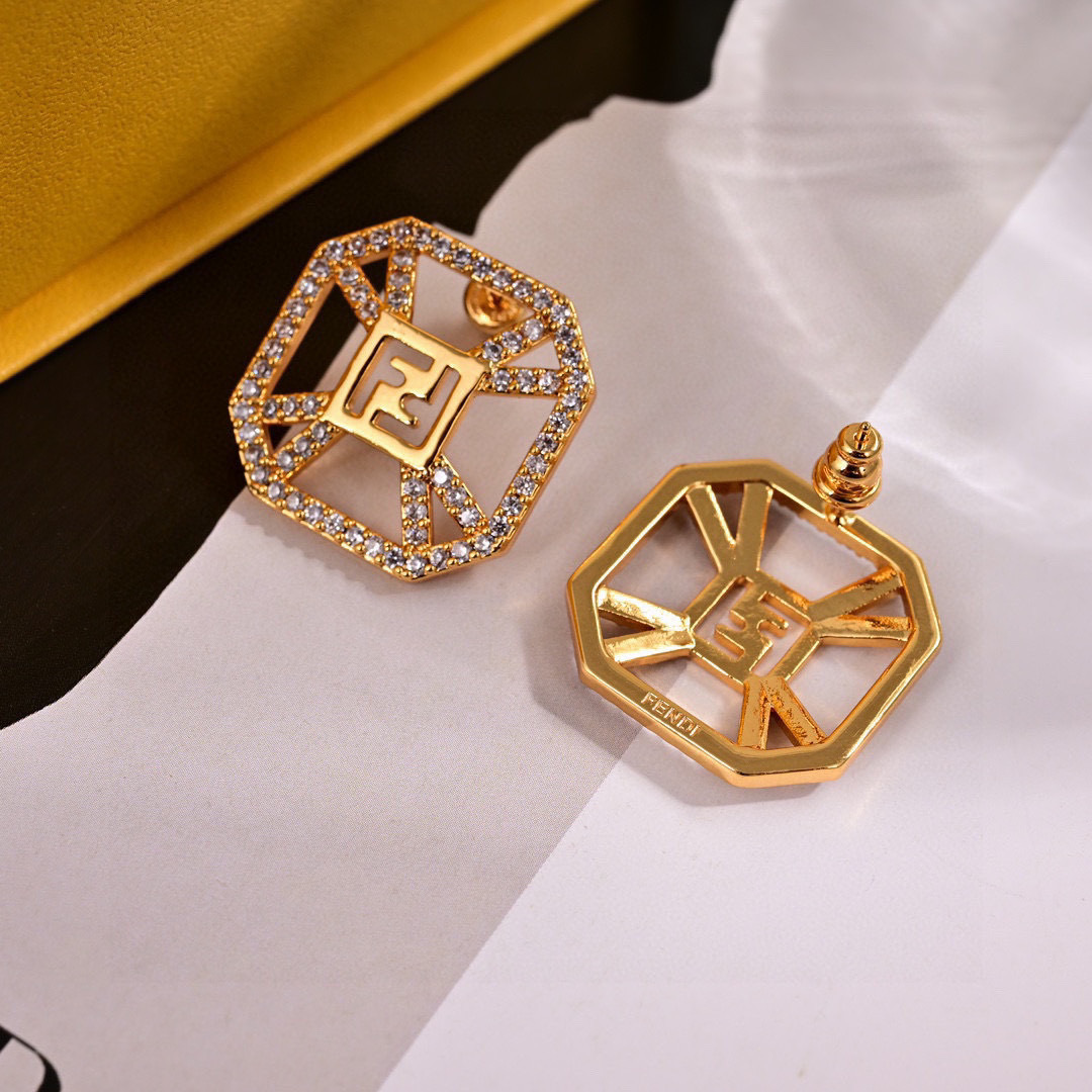 “High-End Custom Fendi Logo Ring: Simple, Glamorous, and Unique Pop-Up Design” - 图片 6
