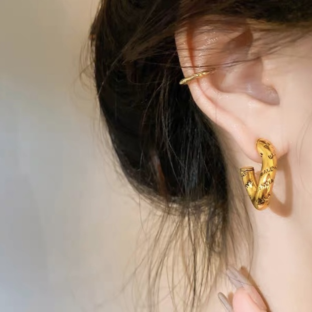 ❤️原单货🔹🔹新品 巴黎世家 Balenciaga 新款耳钉🔹专柜一致黄铜材质电镀18k金 火爆款出货 