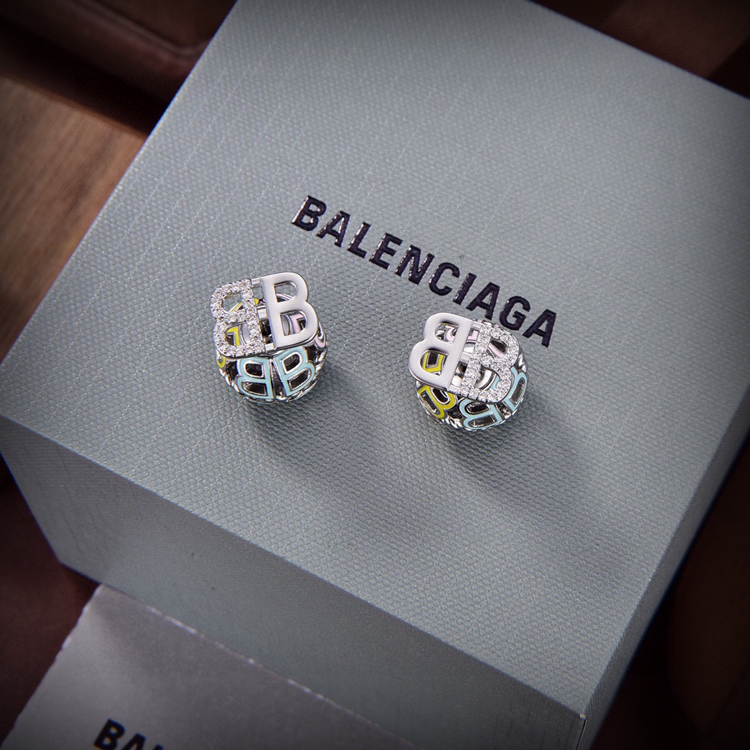 ❤️原单货🔹🔹新品 巴黎世家 Balenciaga 新款耳钉🔹专柜一致黄铜材质电镀18k金 火爆款出货 