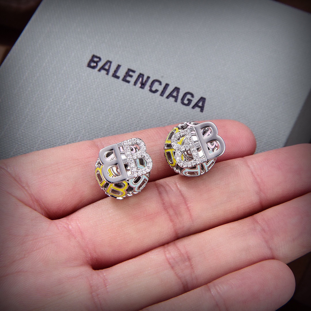 ❤️原单货🔹🔹新品 巴黎世家 Balenciaga 新款耳钉🔹专柜一致黄铜材质电镀18k金 火爆款出货 