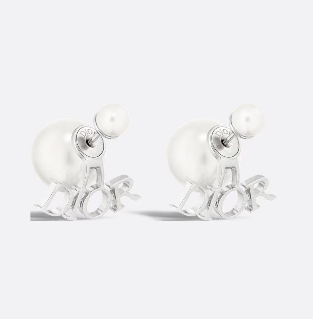 👌👌Dior 迪奥 耳钉 专柜新款上市 美得不要不要的 唯美 浪漫 人手必备款 火爆小红书 精选专柜🆕一