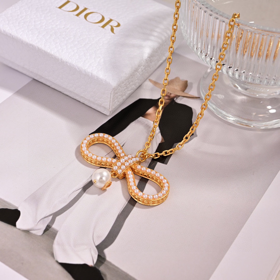 项链耳环❤️迪奥 新款👼一线大牌都爱的Dior·迪奥 新品字母项链耳环 金属质感逆袭版字母潮范儿抢风头 