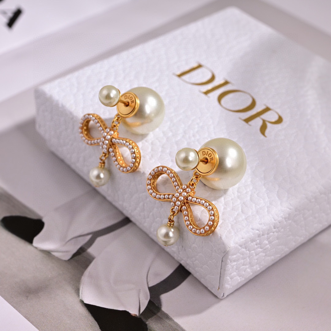 项链耳环❤️迪奥 新款👼一线大牌都爱的Dior·迪奥 新品字母项链耳环 金属质感逆袭版字母潮范儿抢风头 