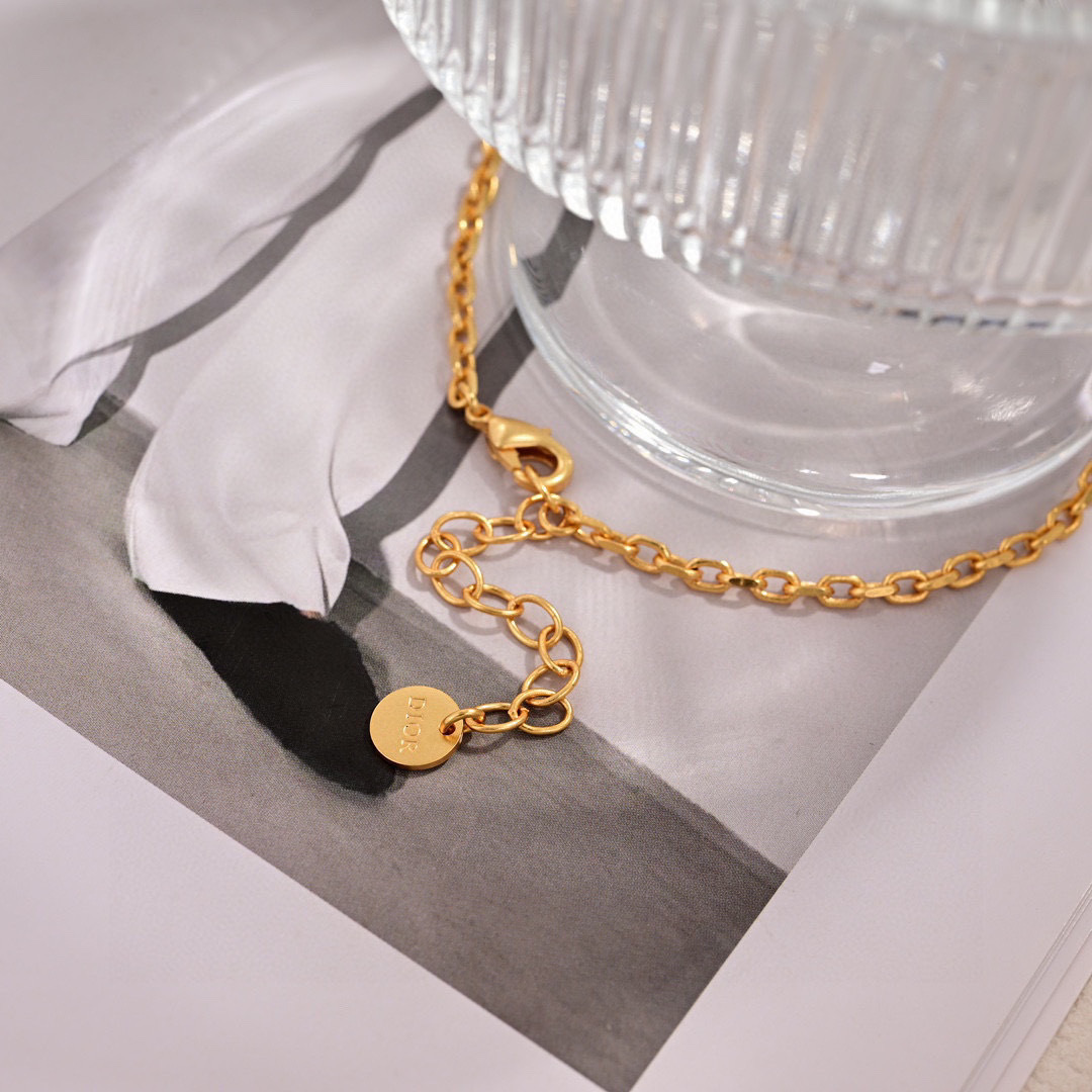 项链耳环❤️迪奥 新款👼一线大牌都爱的Dior·迪奥 新品字母项链耳环 金属质感逆袭版字母潮范儿抢风头 