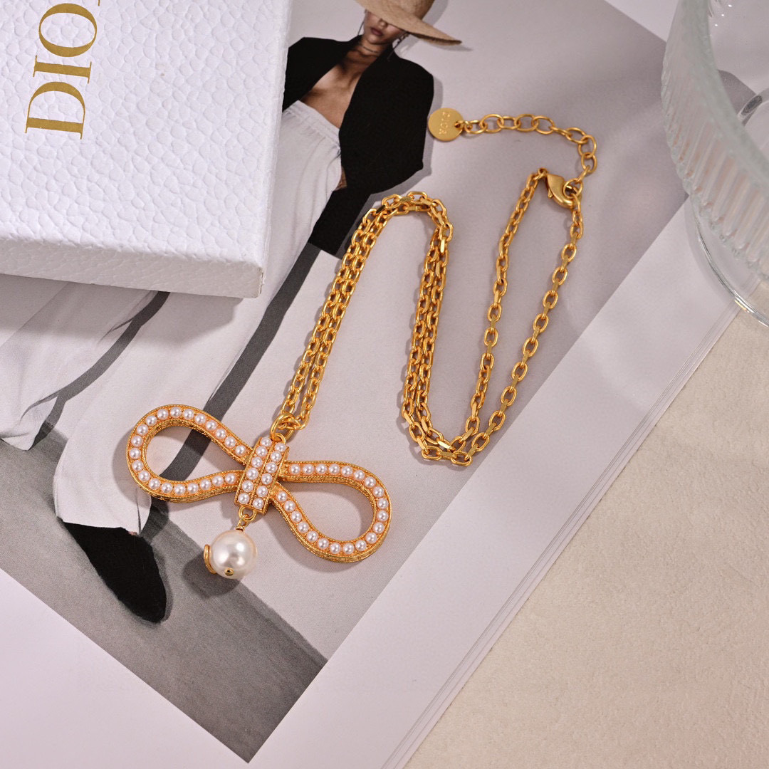 项链耳环❤️迪奥 新款👼一线大牌都爱的Dior·迪奥 新品字母项链耳环 金属质感逆袭版字母潮范儿抢风头 
