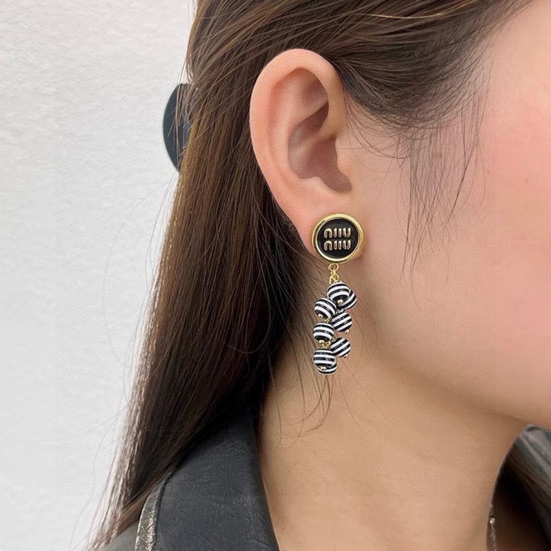 ❤️新品❗☀原单货 ☀新款miumiu字母耳钉☀专柜一致黄铜材质 超级有质感