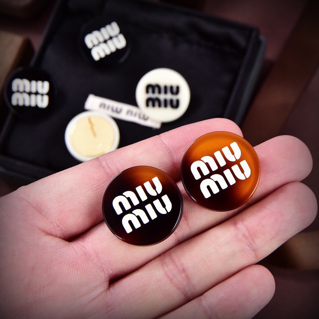 ❤️新品❗☀原单货 ☀新款miumiu字树脂母耳钉☀专柜一致黄铜材质 超级有质感