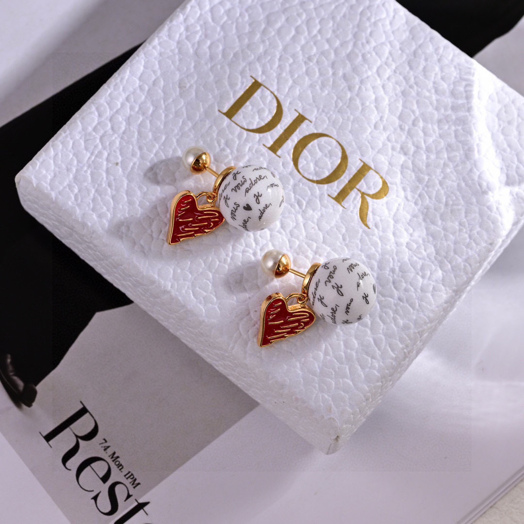 👌👌Dior 迪奥 耳环 专柜新款上市 美得不要不要的 唯美 浪漫 人手必备款 火爆小红书 精选专柜🆕一