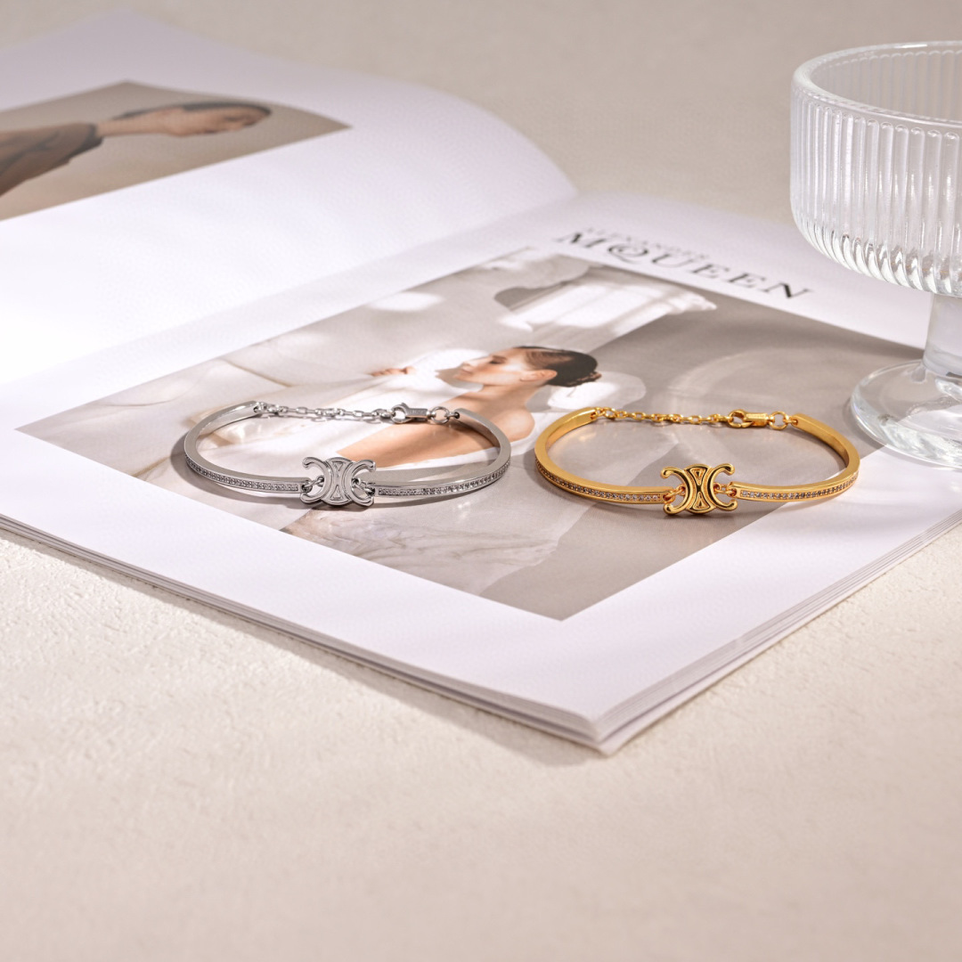 “New 18k Gold Bracelets by Celine with Unique Design and Brass Plating” - 图片 3