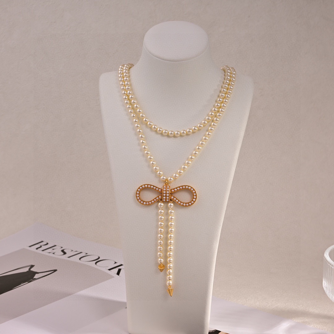 ❤️❤️迪奥 新款👼一线大牌都爱的Dior·迪奥 新品长链。金属质感逆袭版字母潮范儿抢风头  完全胜任现
