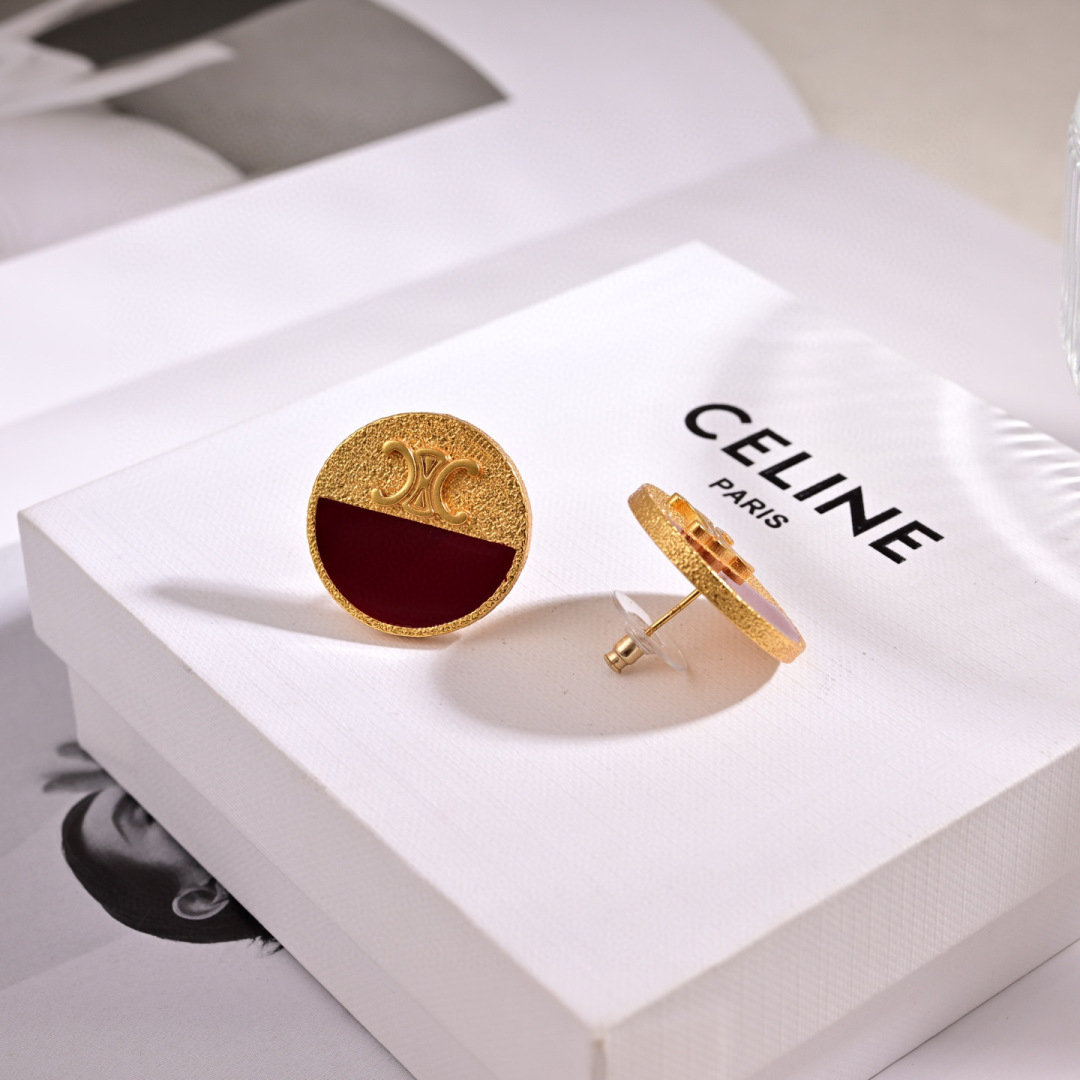 ❤️❤️Celine 新款耳钉😍PRECLOUS新品 简单时尚🌟专柜一致黄铜材质电镀18k金 火爆款出货