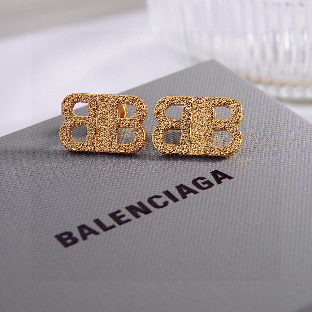 耳钉❤️原单货🔹🔹新品 巴黎世家 Balenciaga 新款套装🔹专柜一致黄铜材质电镀18k金 火爆款出