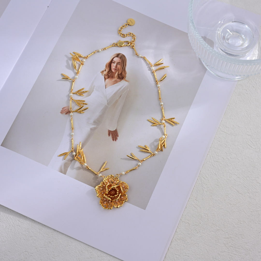 项链耳环❤️迪奥 新款👼一线大牌都爱的Dior·迪奥 新品耳环 金属质感逆袭版字母潮范儿抢风头  完全胜