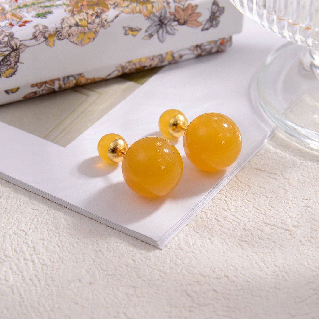 ❤️迪奥 新款👼一线大牌都爱的Dior·迪奥 新品耳环金属质感逆袭版字母潮范儿抢风头  完全胜任现代年轻