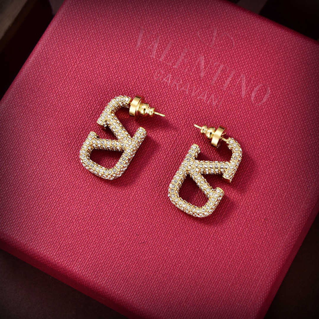 ❤️Valentino 华伦天奴 耳环💫重磅新品火爆网络来了 简约大方  时尚百搭✅ 金色耳钉🌟专柜一致