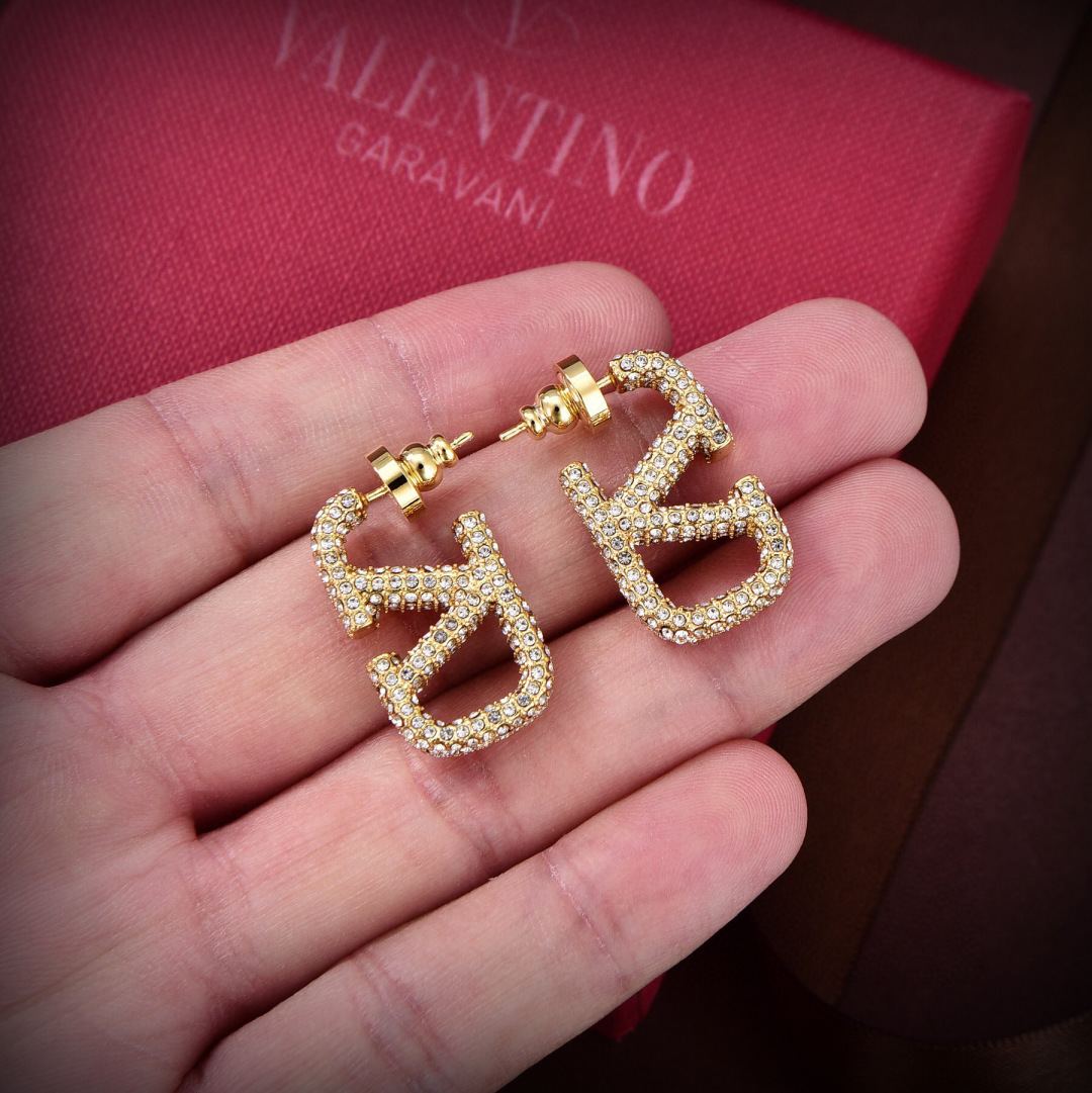 ❤️Valentino 华伦天奴 耳环💫重磅新品火爆网络来了 简约大方  时尚百搭✅ 金色耳钉🌟专柜一致