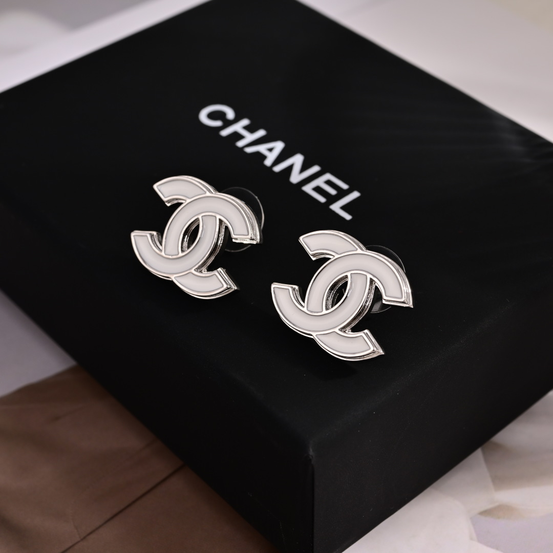 项链 耳钉👌专柜🆕打版 小香 CHANEL 项链耳钉😍优雅大方精工设计   雕刻 非常修饰脸型    青