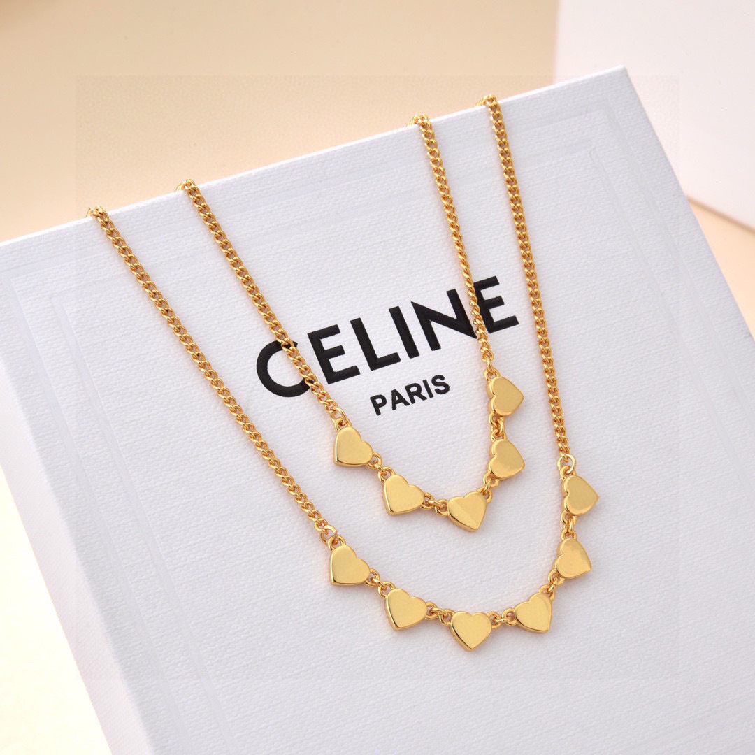 项链手链耳环 ❤️Celine 新款套装👄❤️与众不同的设计 个性十足 颠覆你对传统耳环的印象 使其魅力