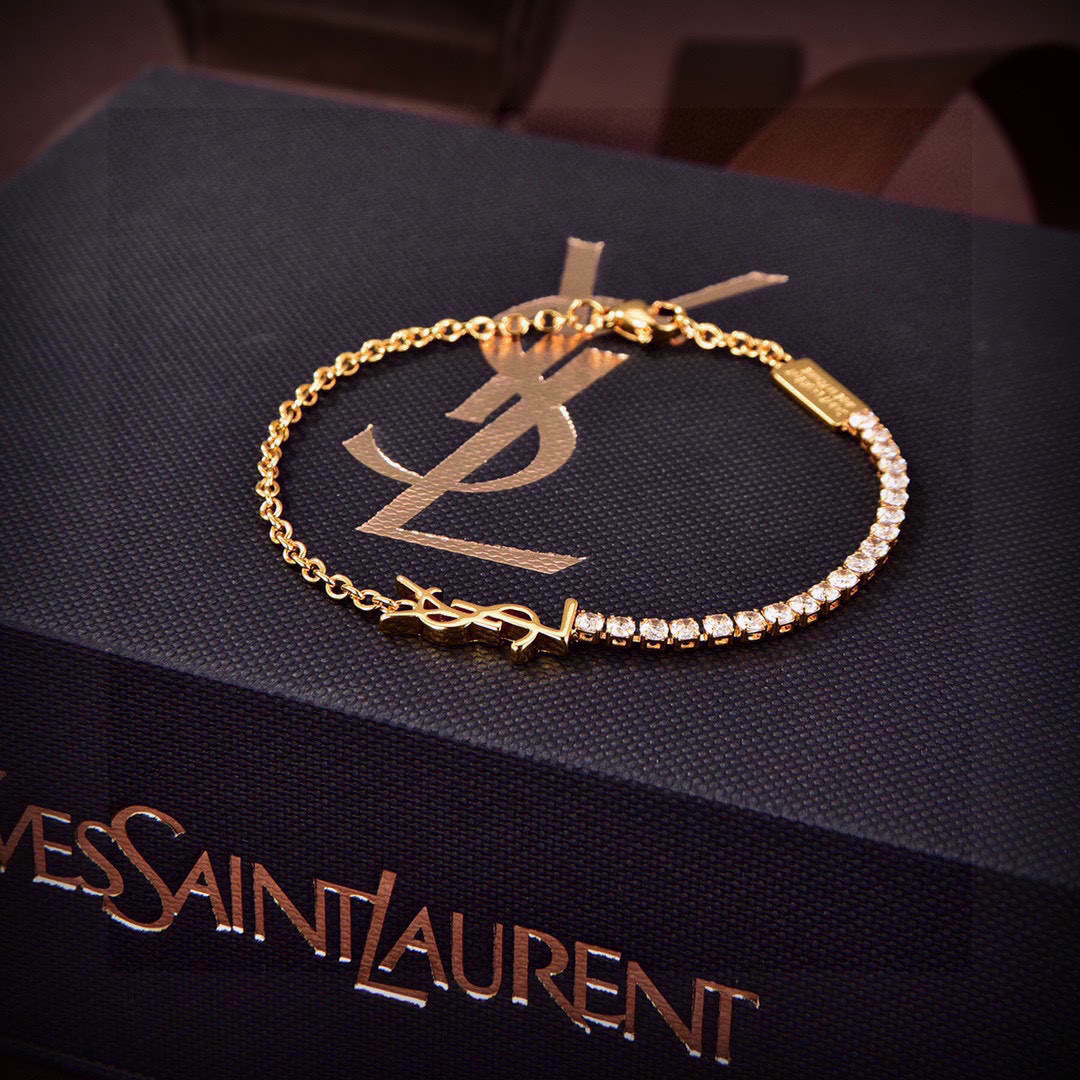 手链❤️YSL 圣罗兰 手链 原装黄铜材质 Yves Saint Laurent 创立于1961年 优雅