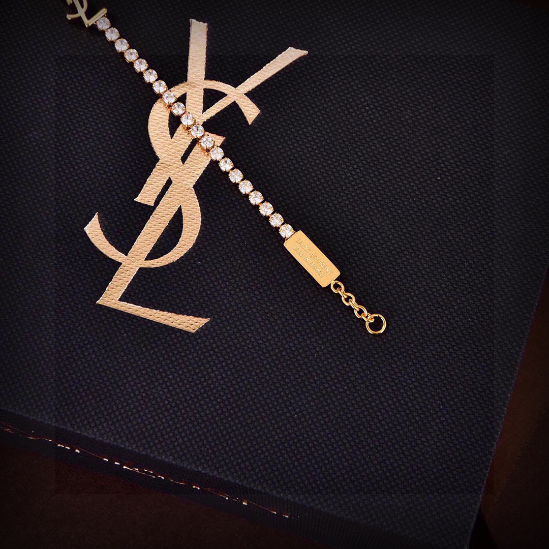手链❤️YSL 圣罗兰 手链 原装黄铜材质 Yves Saint Laurent 创立于1961年 优雅
