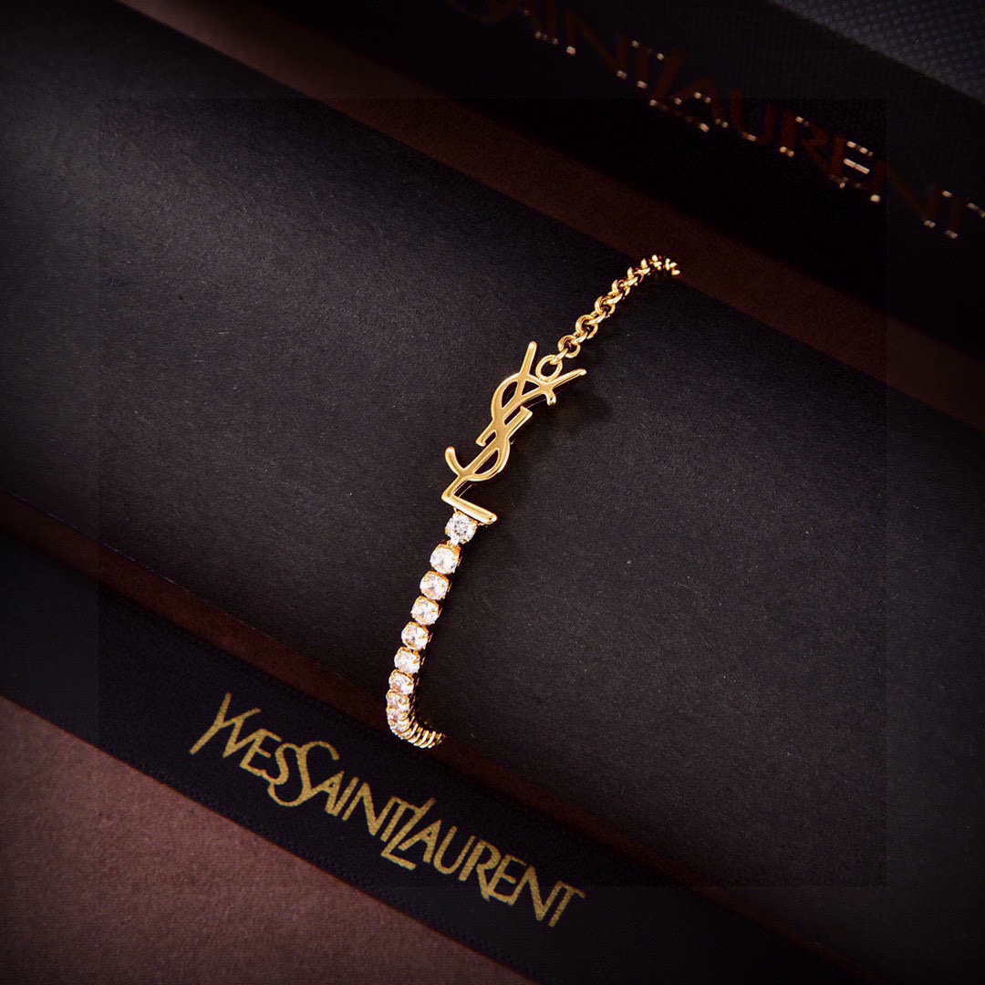 手链❤️YSL 圣罗兰 手链 原装黄铜材质 Yves Saint Laurent 创立于1961年 优雅