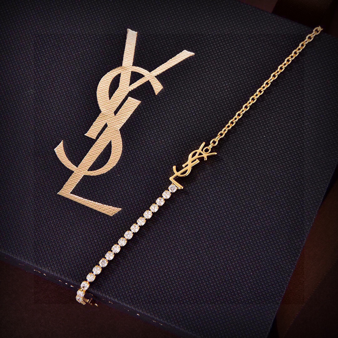 手链❤️YSL 圣罗兰 手链 原装黄铜材质 Yves Saint Laurent 创立于1961年 优雅