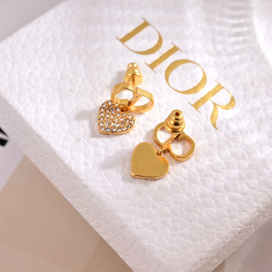 项链手链耳环 ❤️迪奥 新款👼一线大牌都爱的Dior·迪奥 新品耳环 金属质感逆袭版字母潮范儿抢风头  
