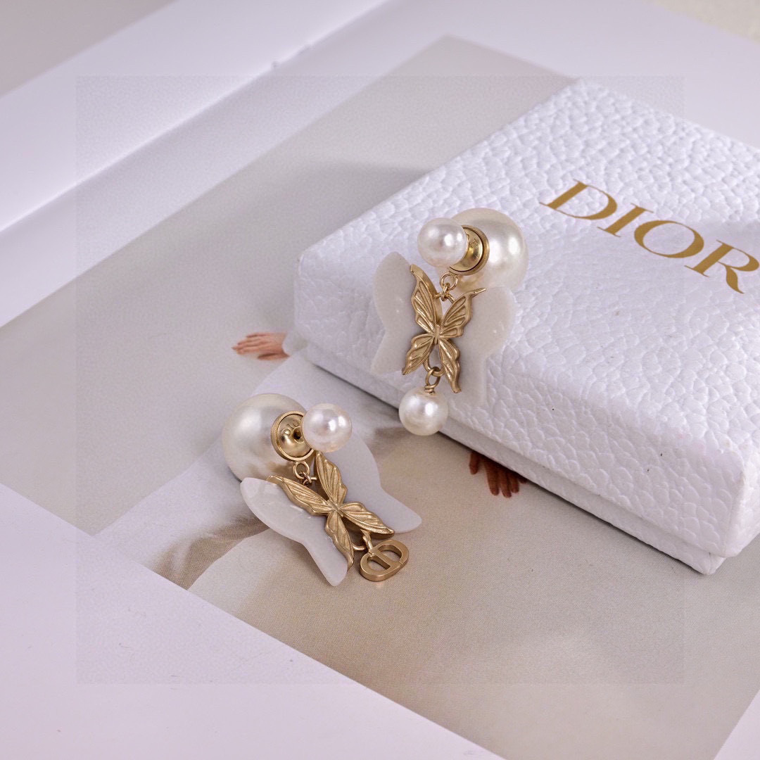 👌👌Dior 迪奥 耳钉 专柜新款上市 美得不要不要的 唯美 浪漫 人手必备款 火爆小红书 精选专柜🆕一