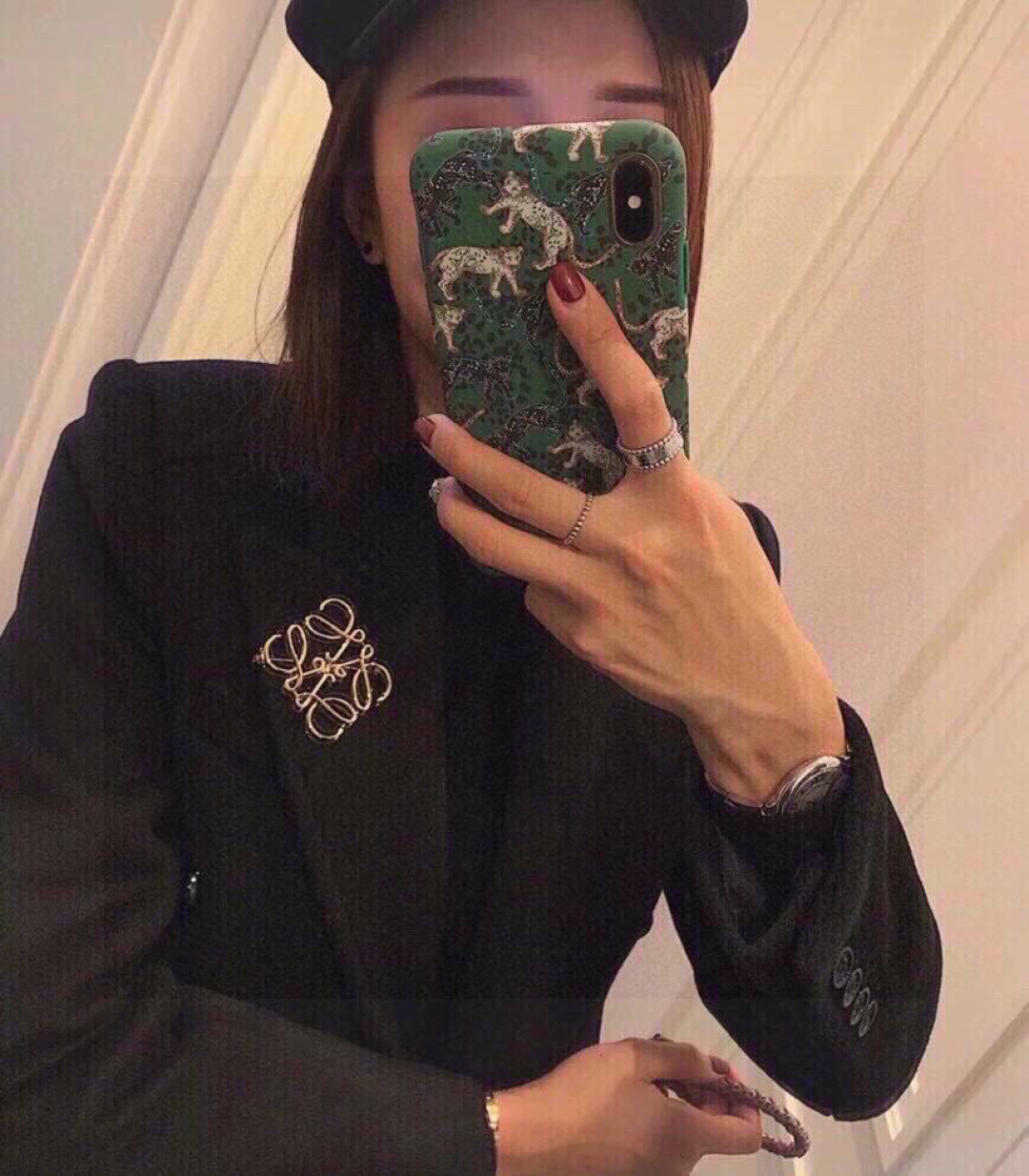 ❤️❤️❤️LOEW* 罗 意 威 标志胸针 经典LOEW* AnagramLOGO设计 简约大气 优雅