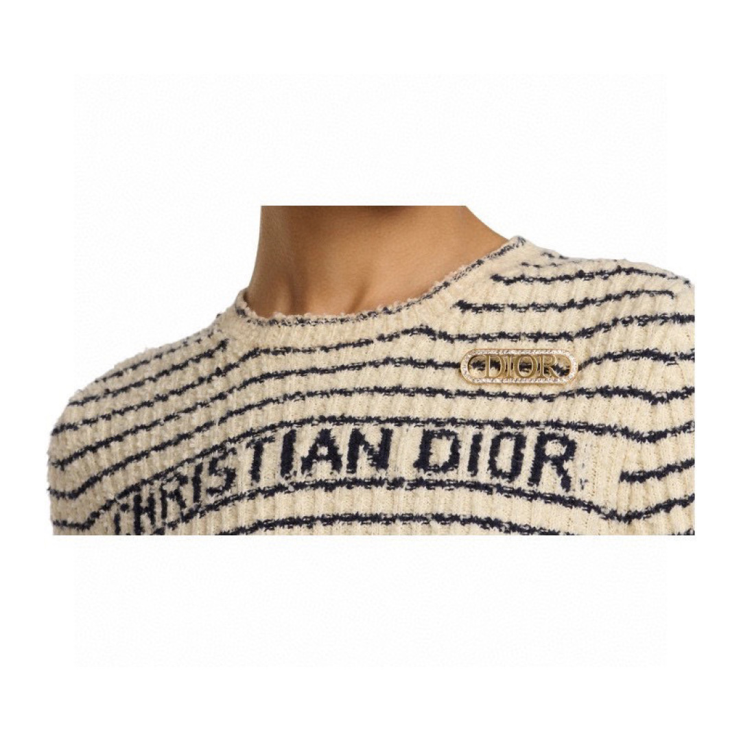 ❤️❤️迪奥 新款👼一线大牌都爱的Dior·迪奥 新品胸针。金属质感逆袭版字母潮范儿抢风头  完全胜任现