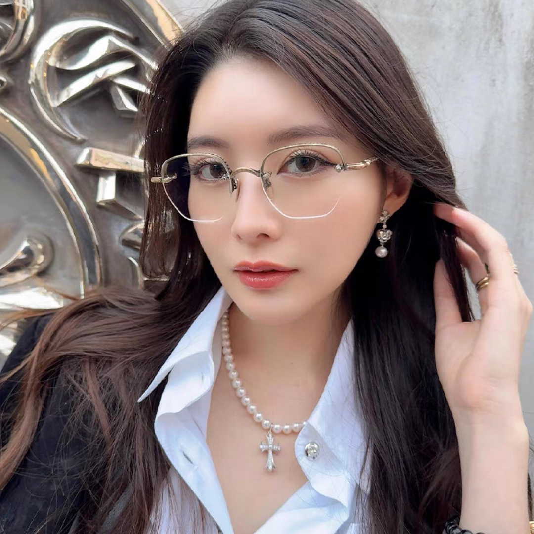 👑☣️新品克罗心潮人必备单品勾引克罗心  满钻十字架✟项链。太好看了 戴上它炸了整条街偷笑镶嵌天然钻石💎