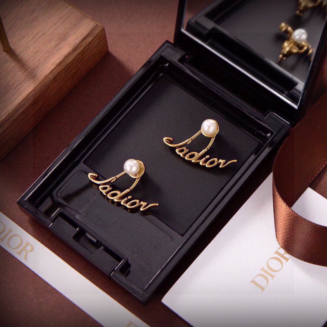 ❗☀原单货 ☀新款DIOR迪奥字母耳钉☀专柜一致黄铜材质 超级有质感
