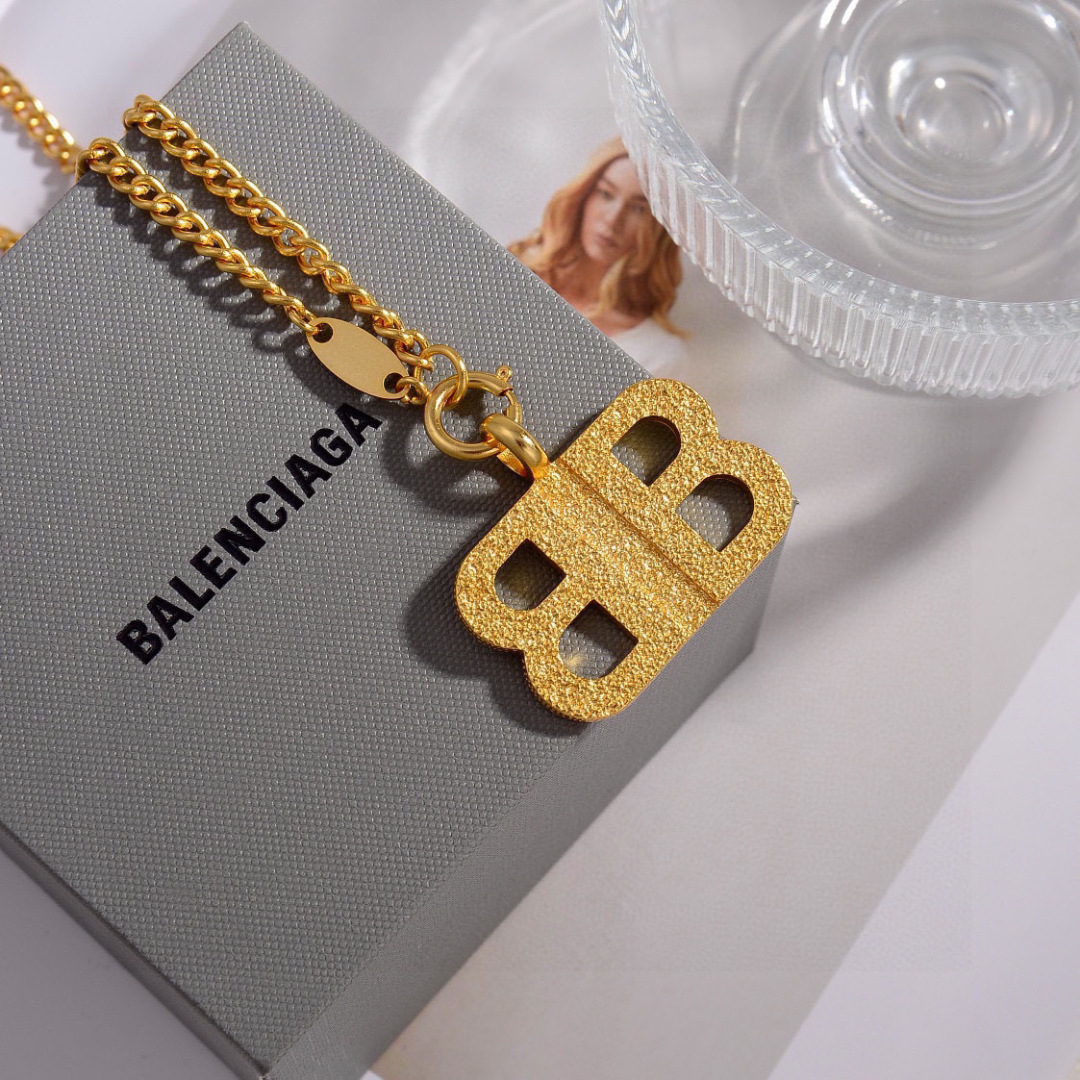 ❤️原单货🔹🔹新品 巴黎世家 Balenciaga 新款项链🔹专柜一致黄铜材质电镀18k金 火爆款出货 
