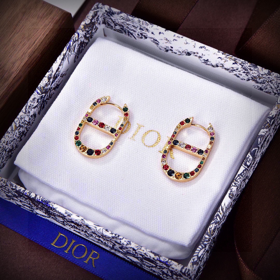  ❤️迪奥 新款👼一线大牌都爱的Dior·迪奥 新品蜜蜂耳环 金属质感逆袭版字母潮范儿抢风头  完全胜任
