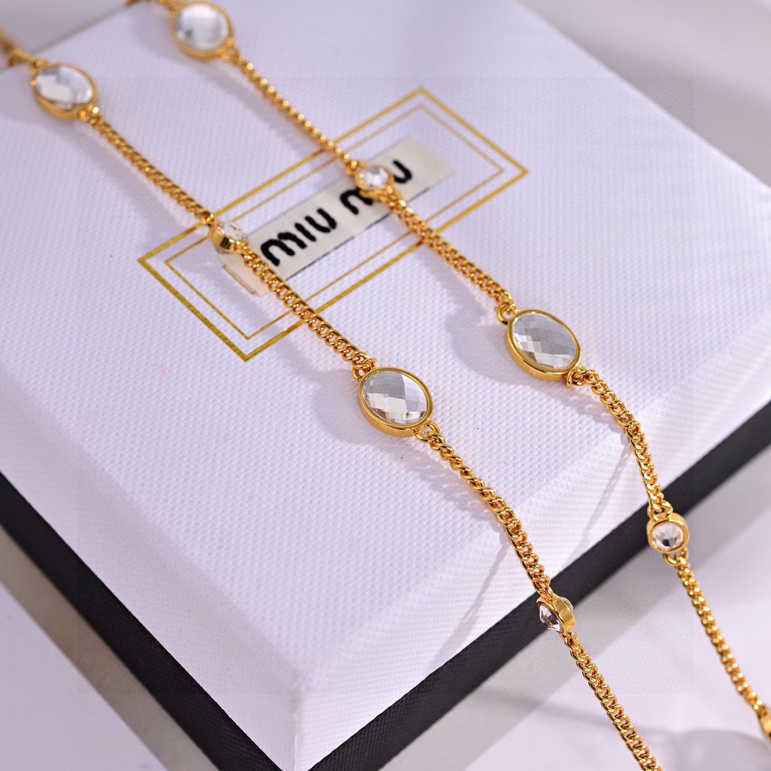 项链👌专柜🆕打版 miumiu字母项链 优雅大方精工设计   雕刻 非常修饰脸型    青春活力    