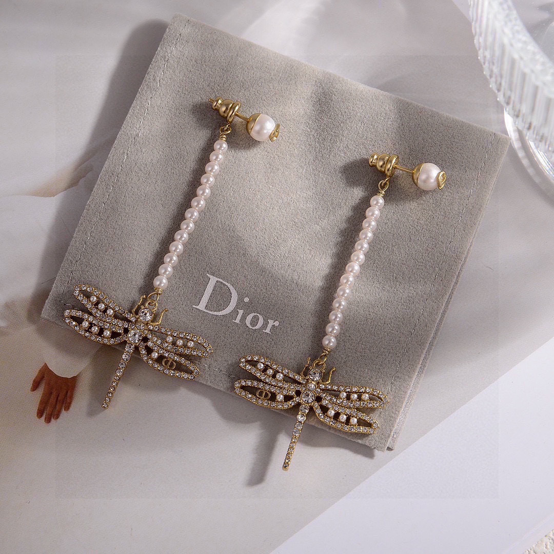 Dior Dragonfly Earrings: Chic Metal Design for Summer Fashion 6 cmp i1754364113219 5394 0 4