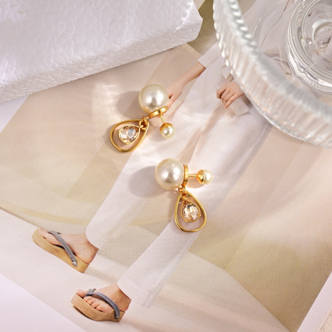 Dior Inspired Metal Letter Earrings: Chic, Trendy Summer Fashion 7 cmp i1754364277208 9248 0 5