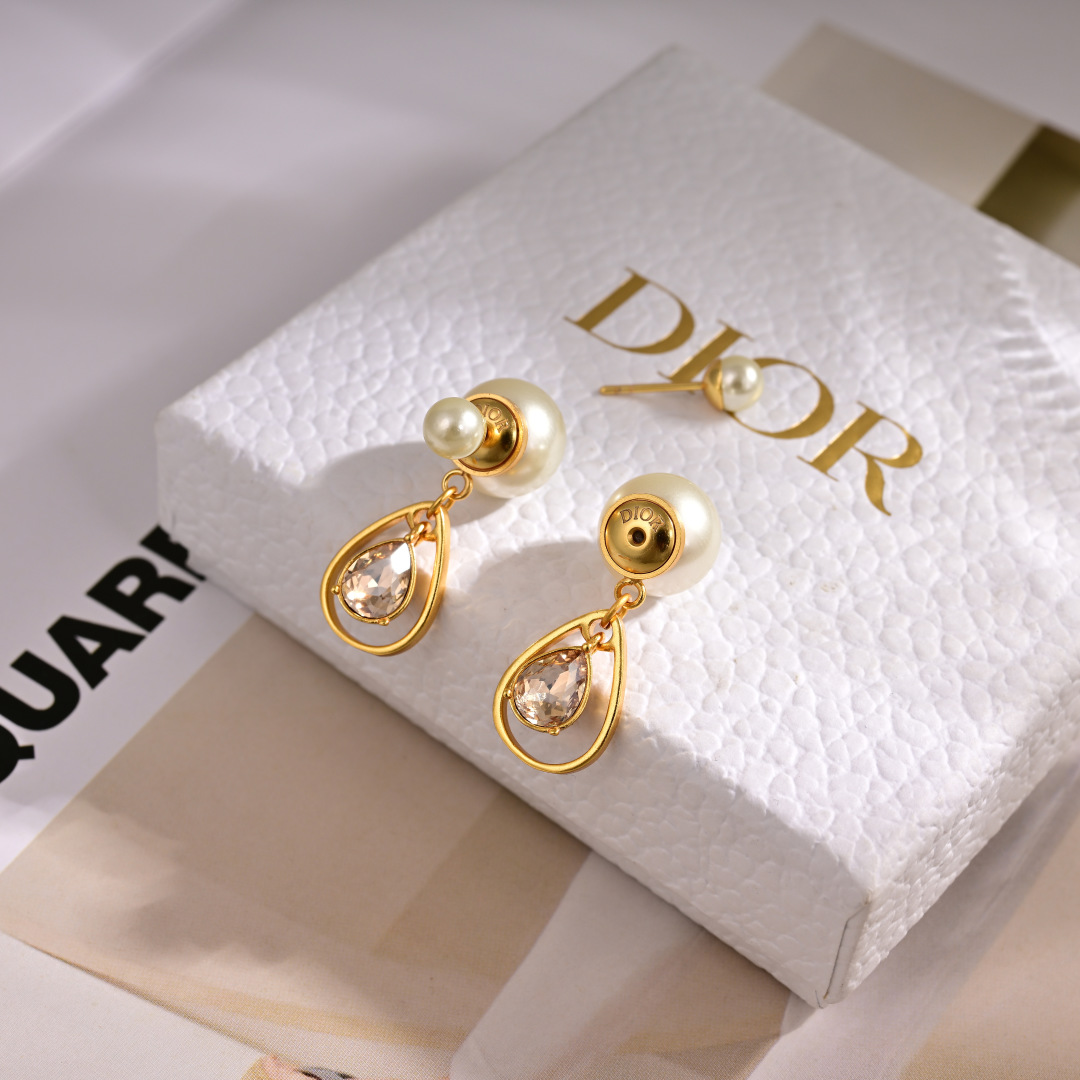 Dior Inspired Metal Letter Earrings: Chic, Trendy Summer Fashion 6 cmp i1754364278423 1177 0 4