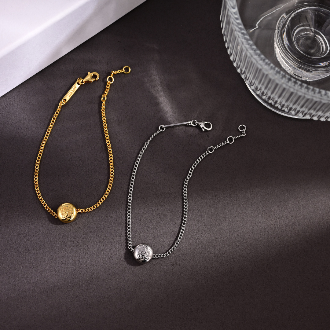 the necklace is 250, the bracelet is 240, and here’s the big, stylish, stylish, stylish, stylish, scoundrel - 图片 2