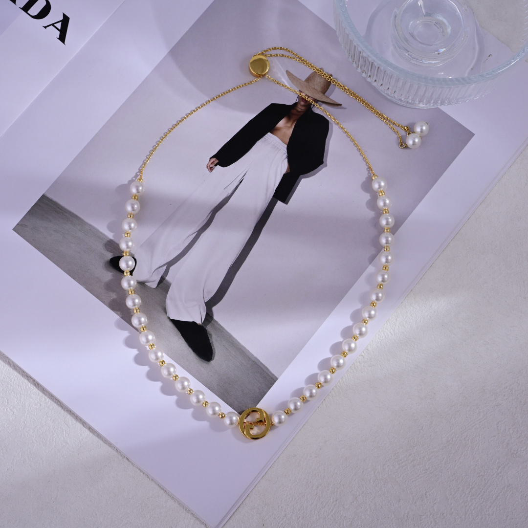 Gucci ネックレス＆ブレスレット セット - 洗練されたデザインと高品質