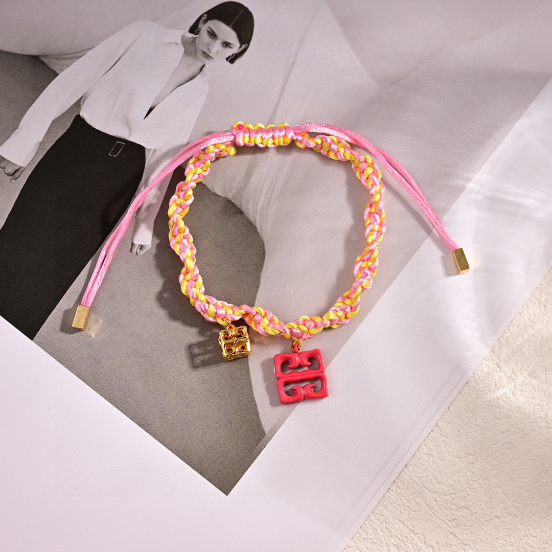 “Givenchy and Brahi Coloured Bracelets: Infinity Symbol Elegance with a Touch of Air and Stars” - 图片 8