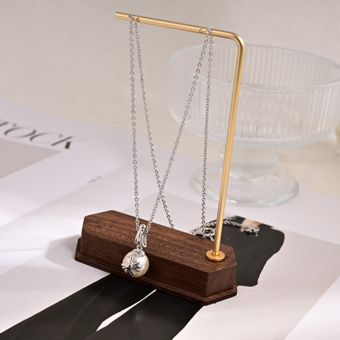 “New Croc Heart Necklace Collection with Various Crucifix Designs” - 图片 3