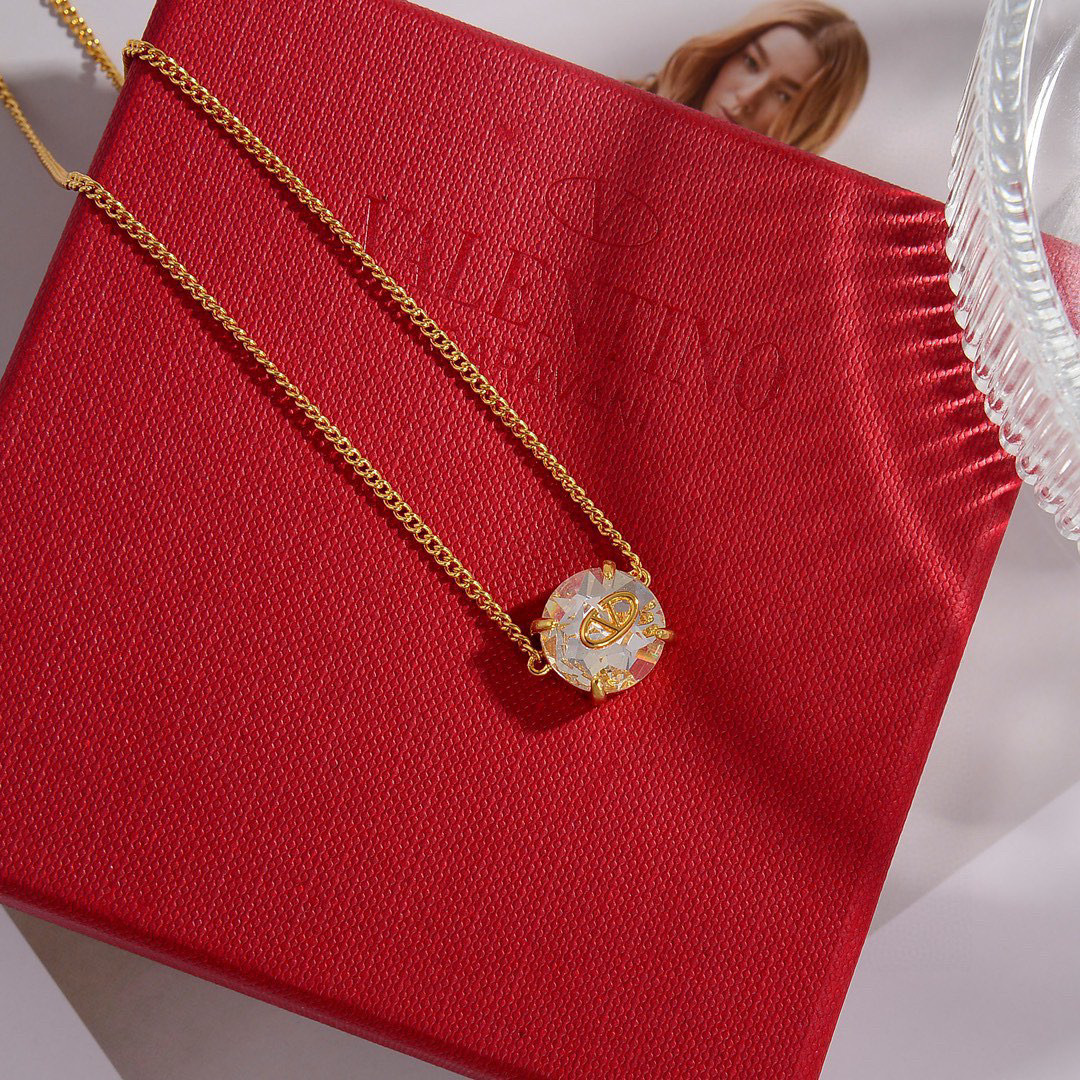 p240 in Valentino, Valentino, the chain’s heavy, new-flamming network is here - 图片 3