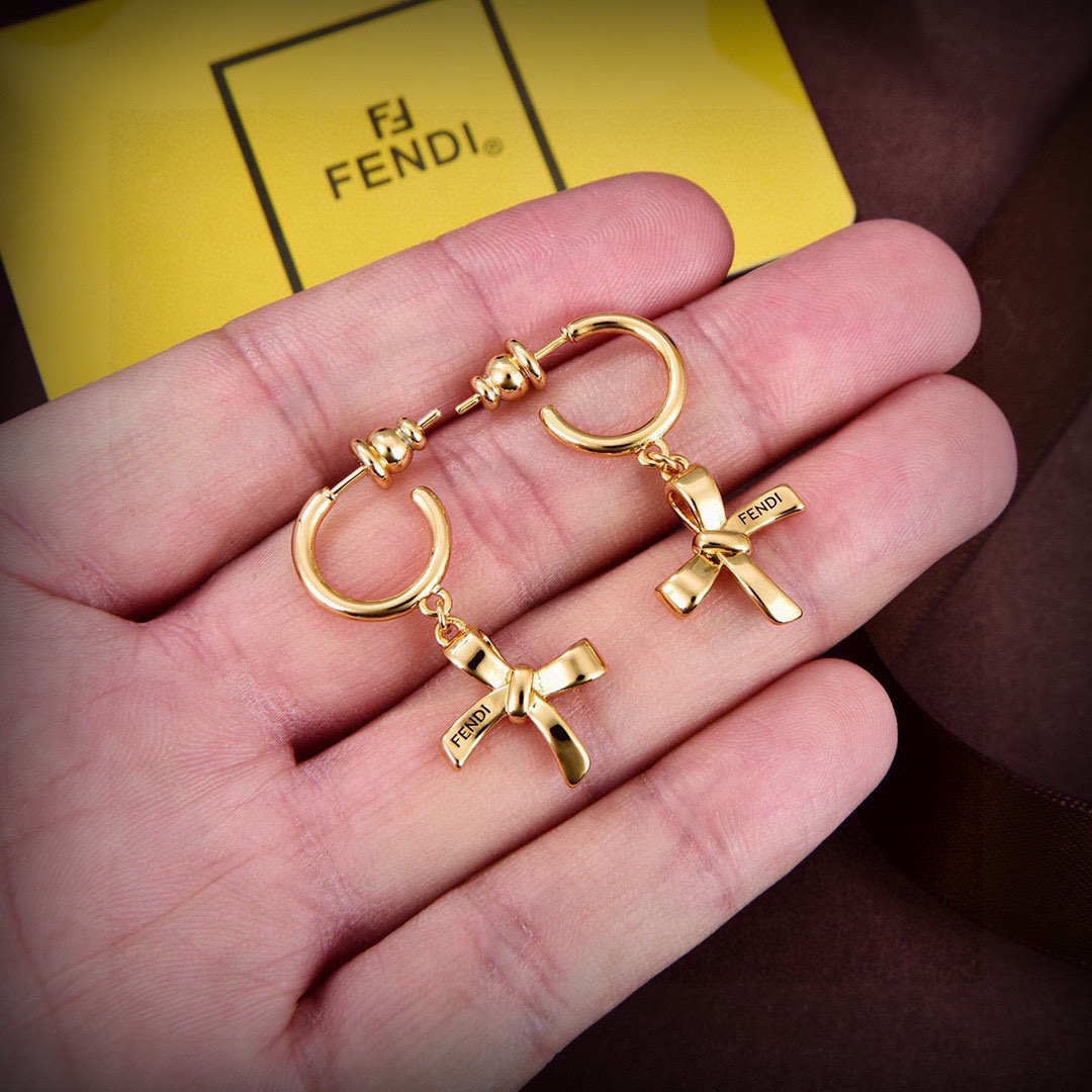 “FENDI Logo: High-End Custom Pop-Up for Glamorous Babies – A Perfect Match Worth It” - 图片 4