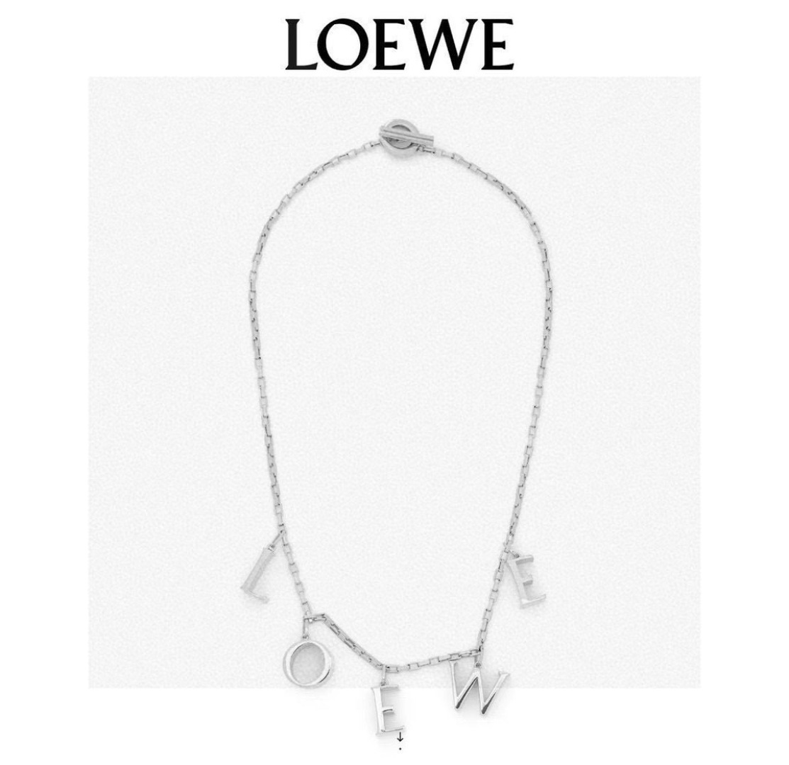 “Stylish Front-Guard Necklace Collection: Handcuffs, Accelerator-Supplied, and Fashionable Women’s Accessories on Page 325” - 图片 4