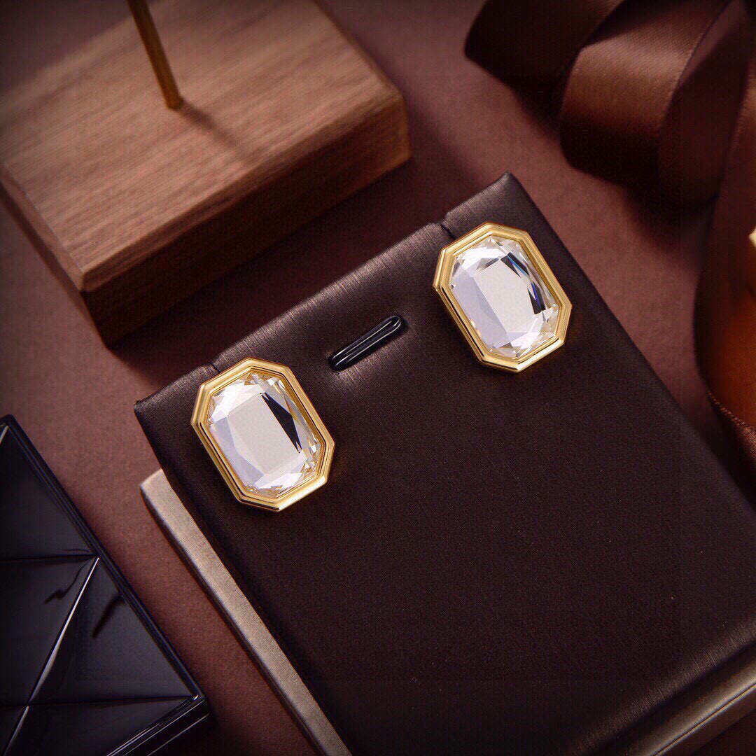 “Balenciaga Parisian P250: Unique Brass Plated 18k Gold Box with Fire Design” - 图片 9