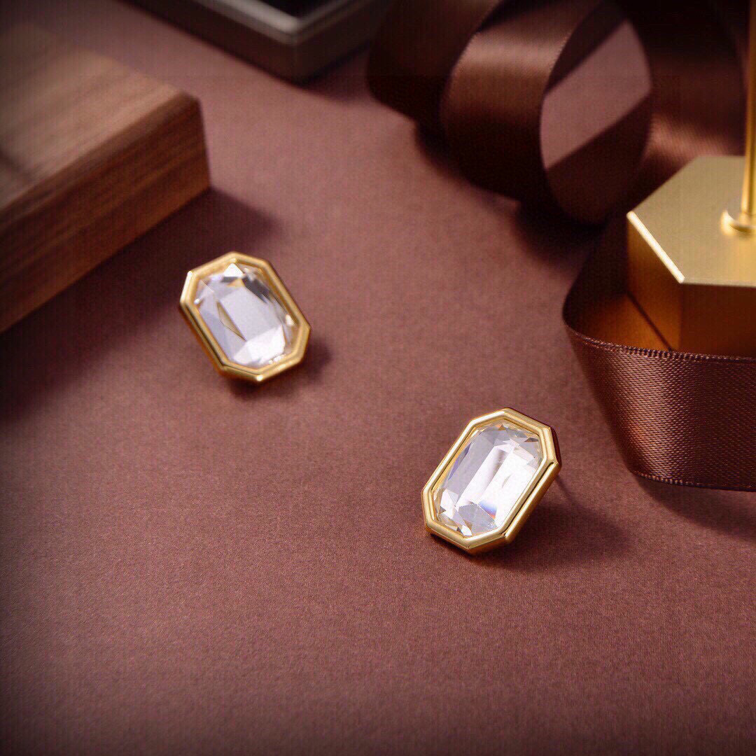 “Balenciaga Parisian P250: Unique Brass Plated 18k Gold Box with Fire Design” - 图片 7