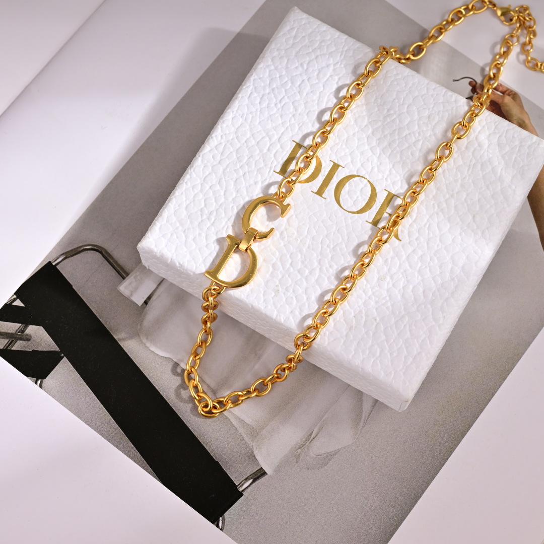 项链❤️迪奥 新款👼一线大牌都爱的Dior·迪奥 新品套装金属质感逆袭版字母潮范儿抢风头 完全胜任现代年