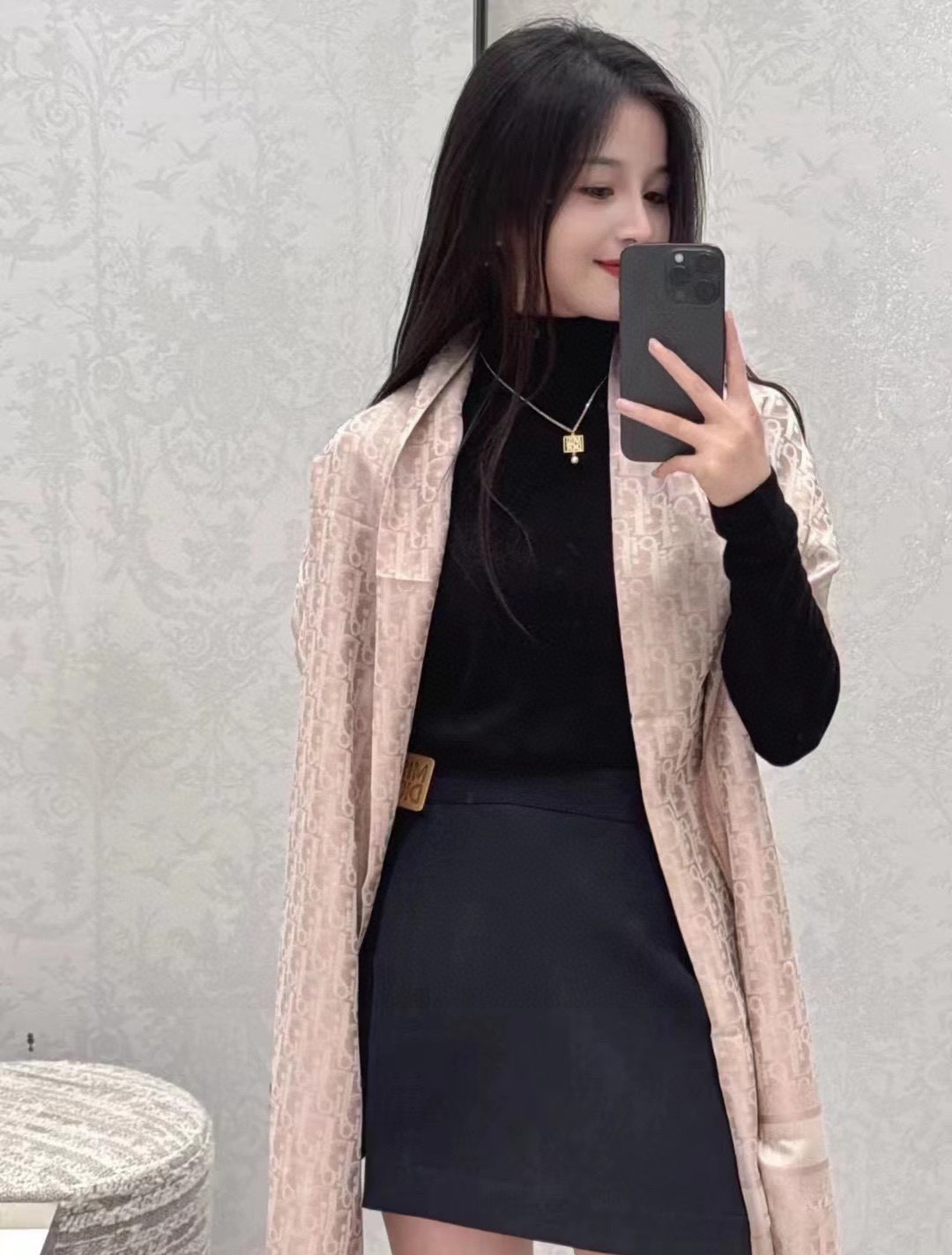 项链p50❤️迪奥 新款👼一线大牌都爱的Dior·迪奥 新品字母CD耳环 金属质感逆袭版字母潮范儿抢风头  完全胜任现代年轻人街拍、度假时尚搭成为夏日最炙手的时髦单品...